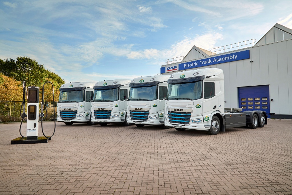 Arla-Foods-improves-its-transport-with-DAF-XD-Electric-03.jpg Arla-Foods-improves-its-transport-with-DAF-XD-Electric-03.jpg