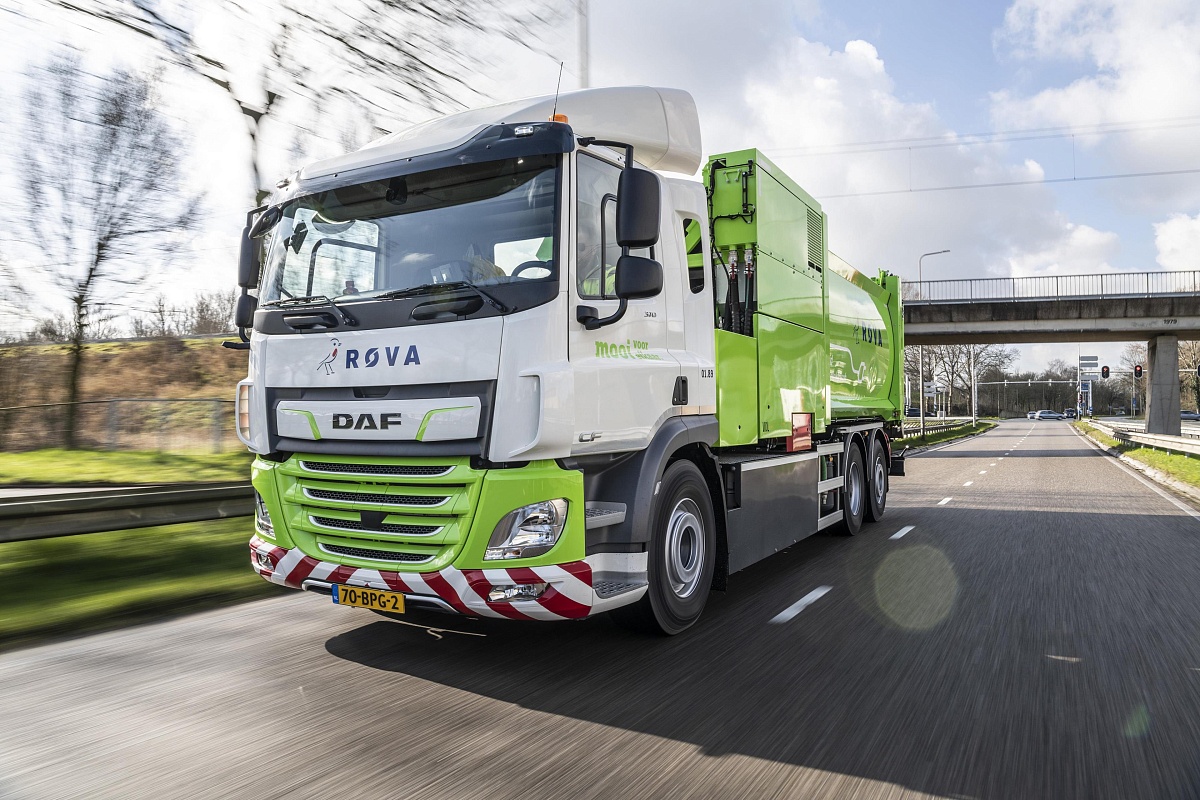ПЕРШИЙ СМІТТЄВОЗ DAF CF ELECTRIC ДОСТАВЛЕНИЙ КОМПАНІЇ ROVA